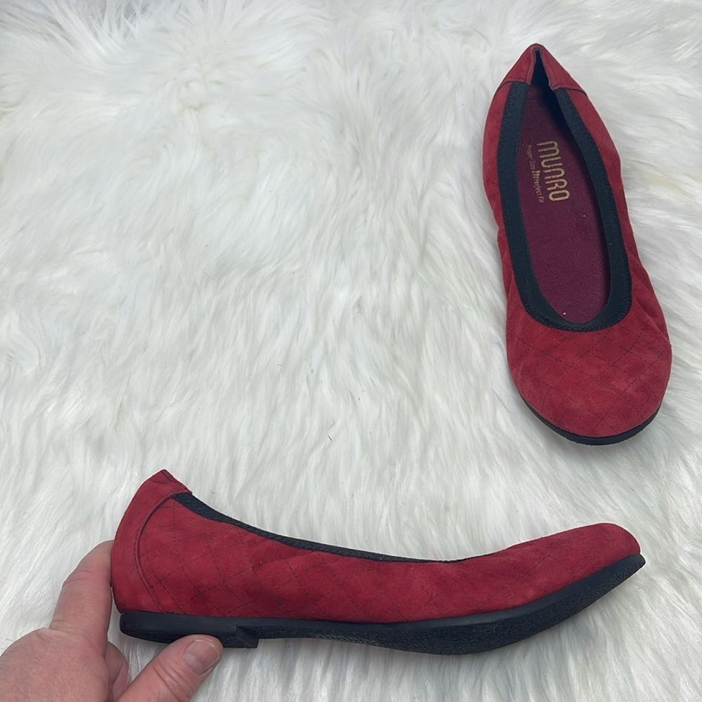 Munro Vicki Red Suede Quilted Design Flats Sz 7.5 - Picture 2 of 7